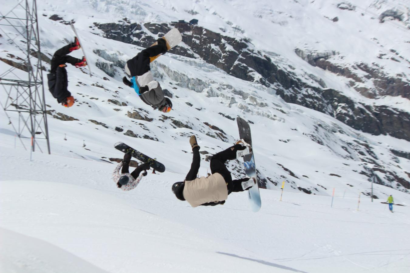 Internationale Schneesport-Instructors in den Schweizer Alpen